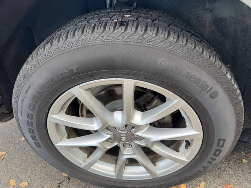 2011 Audi Q5 2.0T quattro Premium Plus