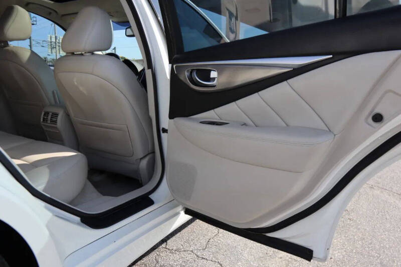 2017 Infiniti Q50 3.0T Signature Edition