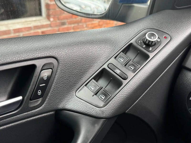 2010 Volkswagen Tiguan Wolfsburg Edition 4Motion