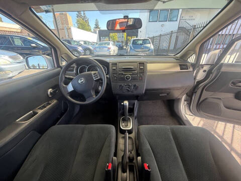 2011 Nissan Versa 1.8 S