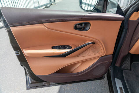 2021 Aston Martin DBX