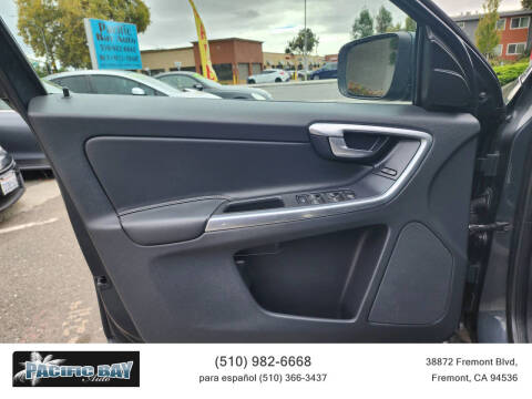 2015 Volvo XC60 T5 Drive-E Premier