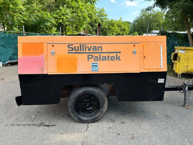 2013 SULLIVAN PALATEK Air Compresso D185PJD