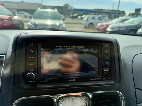 2014 Chrysler Town and Country Touring-L