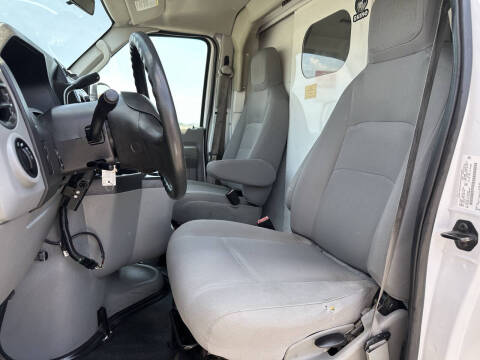 2014 Ford E-Series E-350 SD
