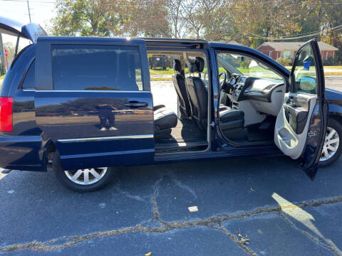 2014 Chrysler Town and Country Touring