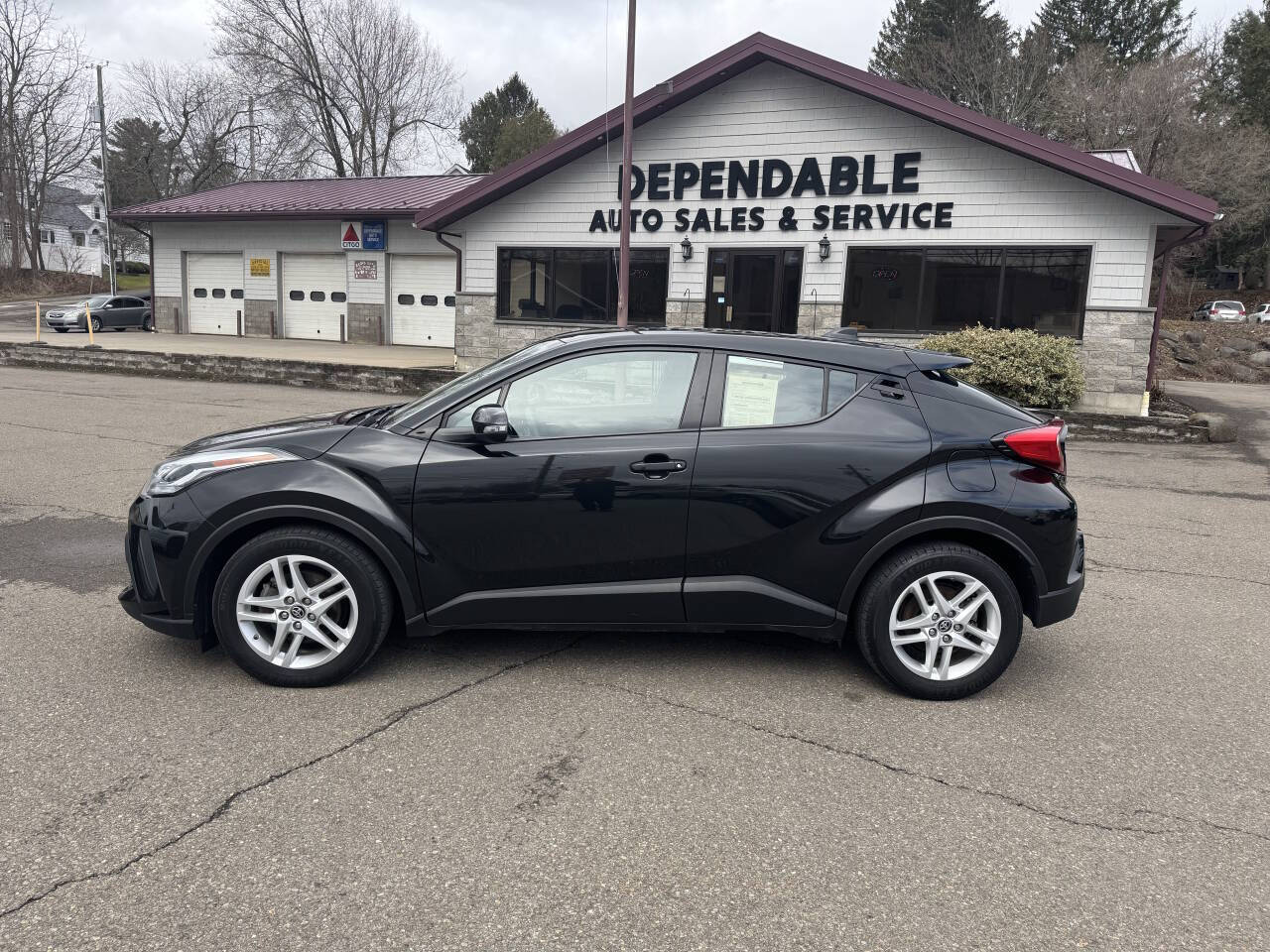 Black 2021 Toyota C-HR LE LE 4dr Crossover 1