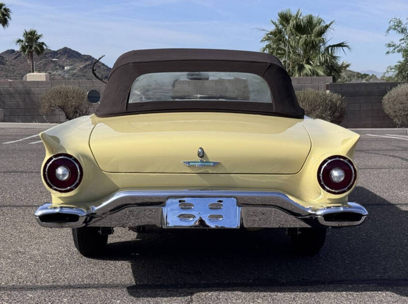 1957 Ford Thunderbird