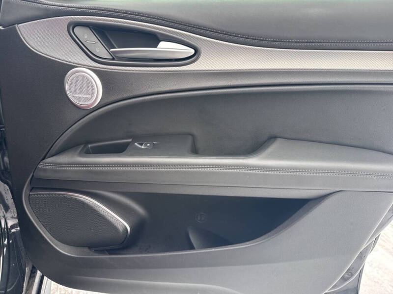 2023 Alfa Romeo Stelvio Veloce