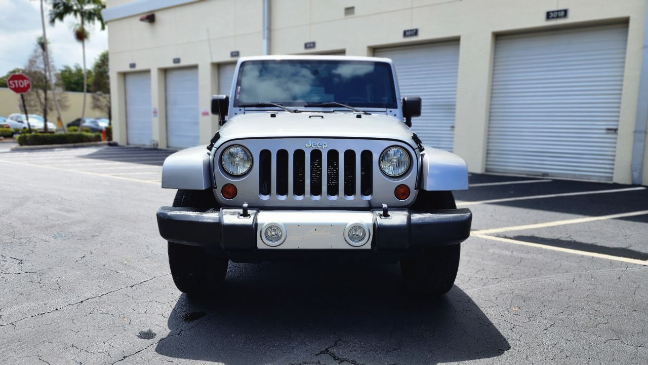 2013 Jeep Wrangler Unlimited  - $18,900