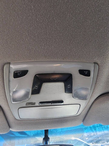 2011 Toyota Sienna SE 8-Passenger