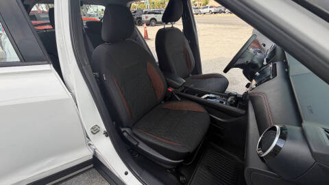 2021 Nissan Kicks SR
