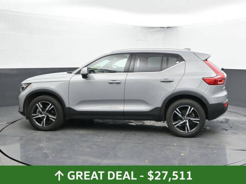 2025 Volvo XC40 B5 Core Bright Theme