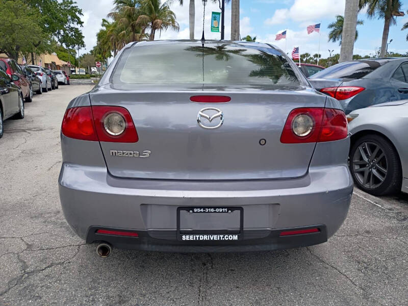 2005 Mazda MAZDA3 i