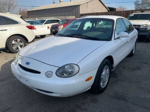 1996 Ford Taurus for sale at River City Auto Sales Inc in West Sacramento CA