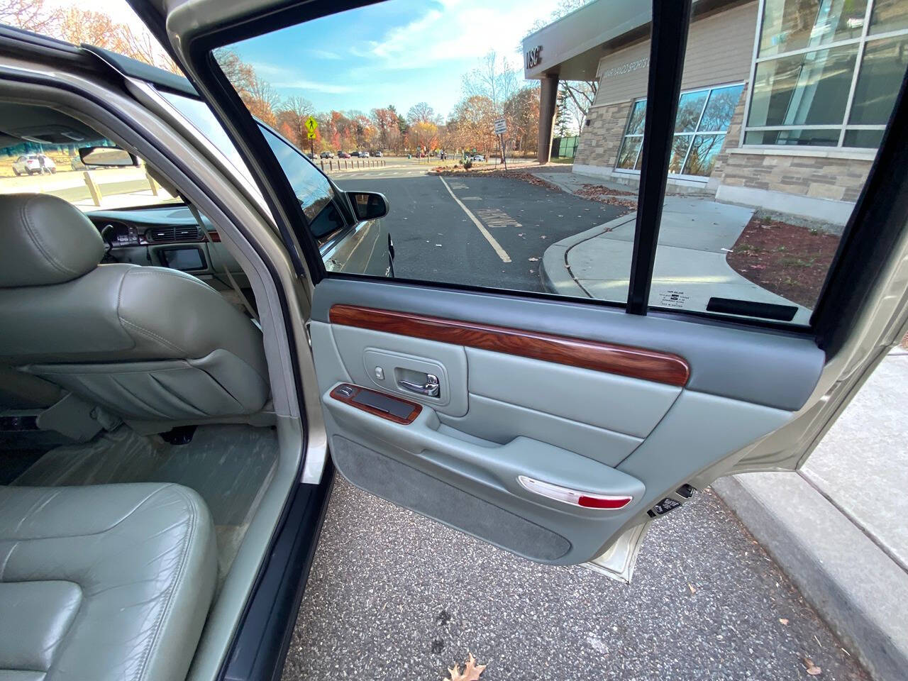 1997 Cadillac DeVille for sale at Vintage Motors USA in Roselle, NJ