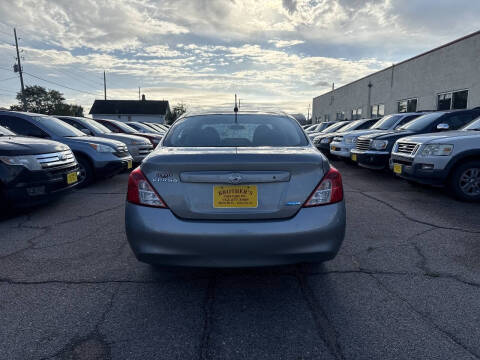 2014 Nissan Versa 1.6 S