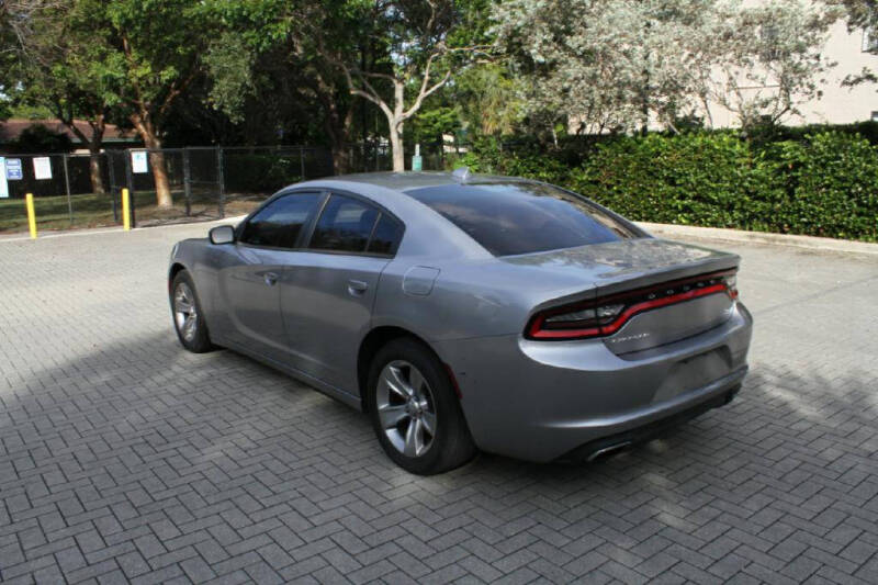 2017 Dodge Charger SXT