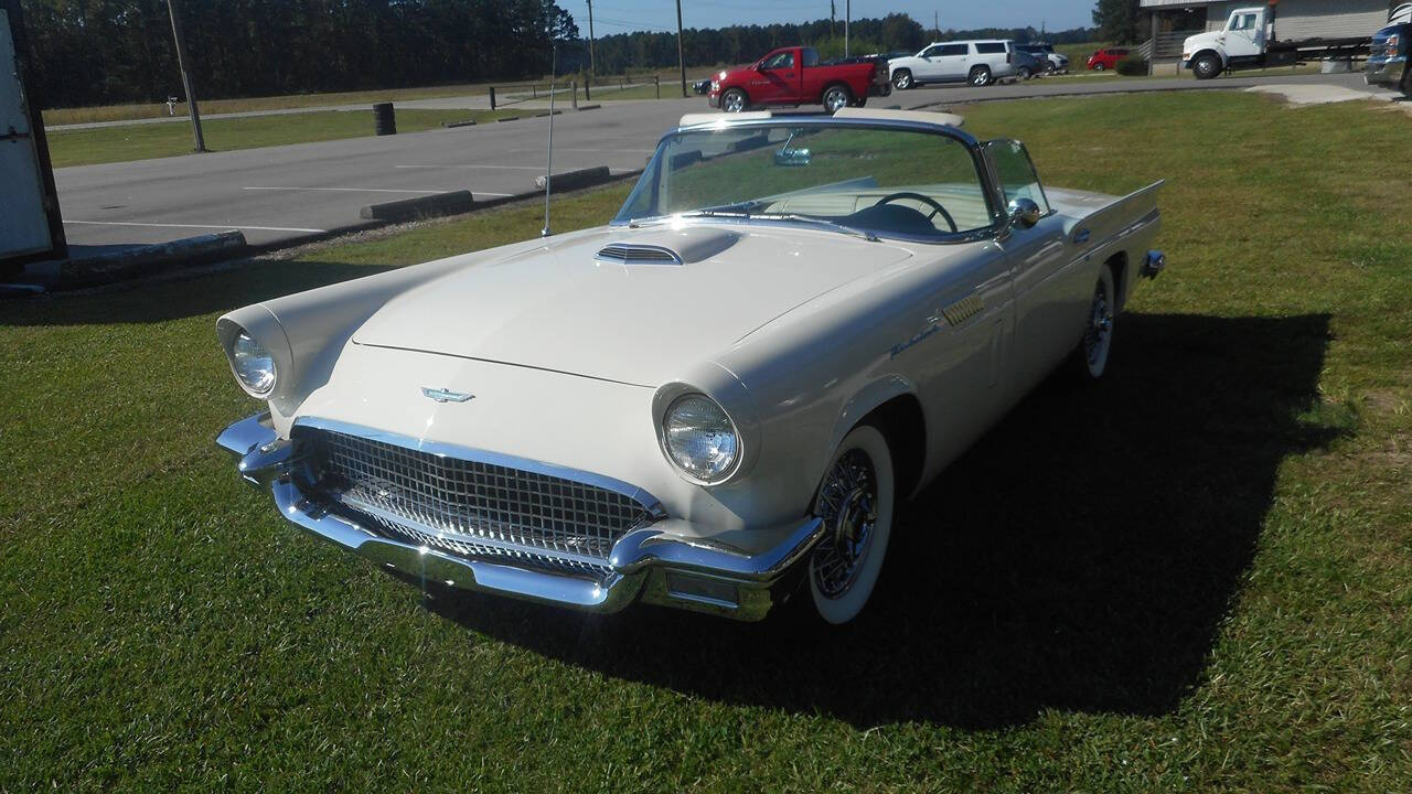 1957 Ford Thunderbird 3