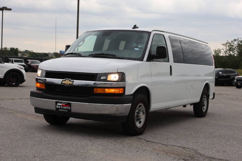 2025 Chevrolet Express LT 3500