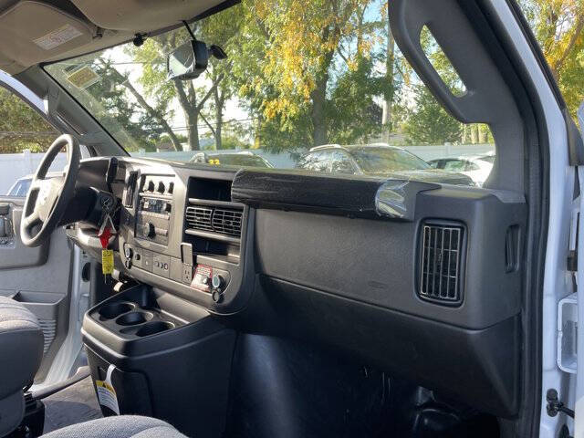 2025 Chevrolet Express 2500