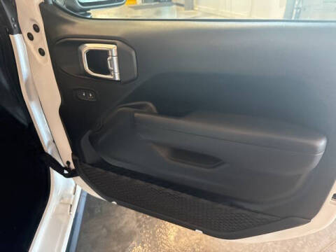 2024 Jeep Gladiator NightHawk