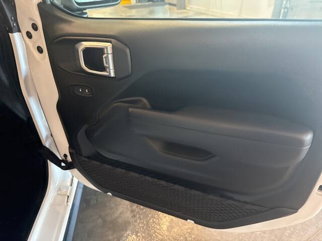 2024 Jeep Gladiator NightHawk