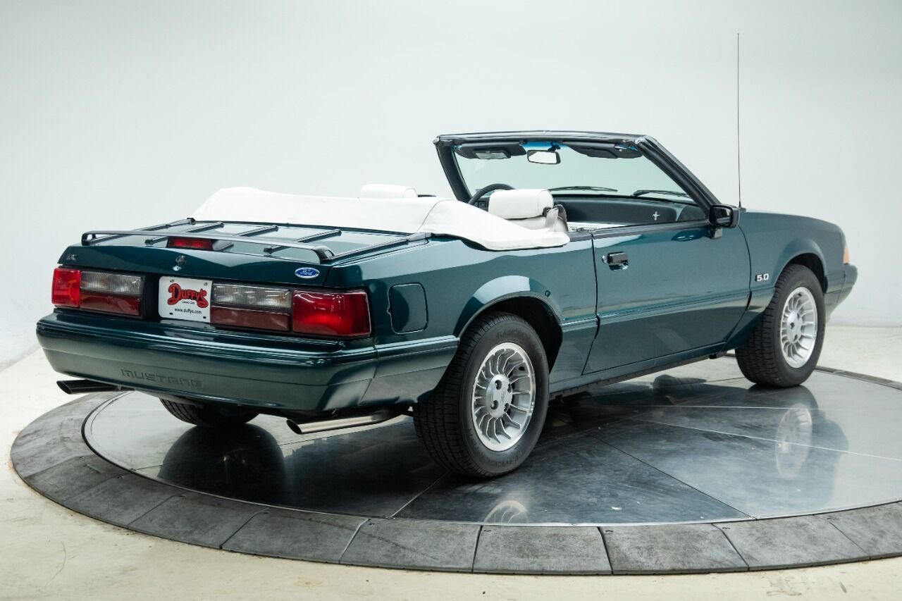 1990 Ford Mustang 12