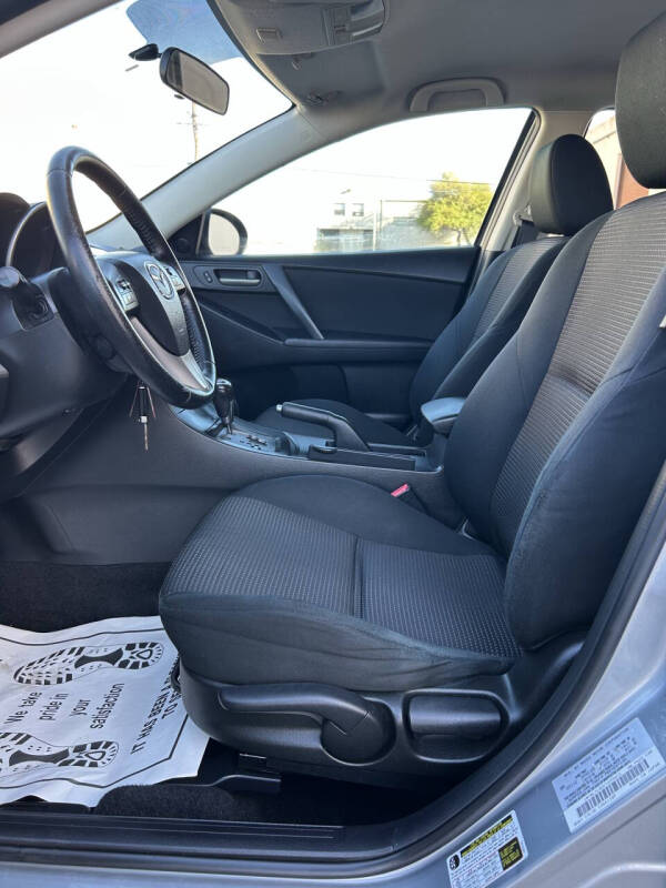2012 Mazda MAZDA3 i Touring