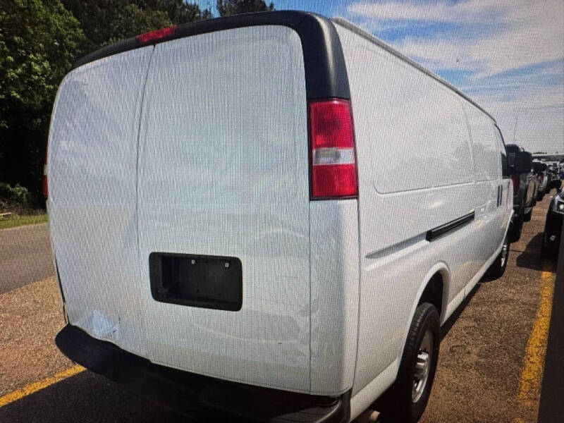 2022 Chevrolet Express 2500