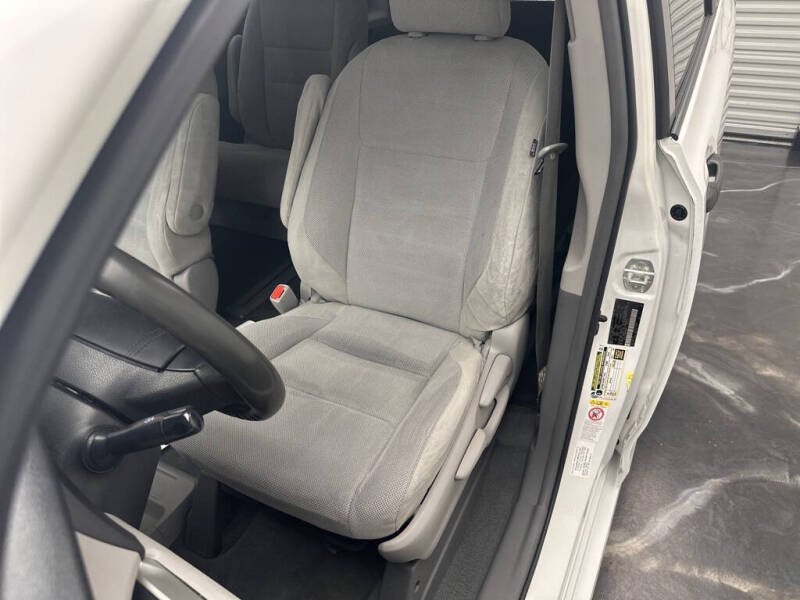 2019 Toyota Sienna L 7-Passenger