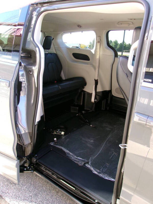 2021 Chrysler Pacifica Touring L