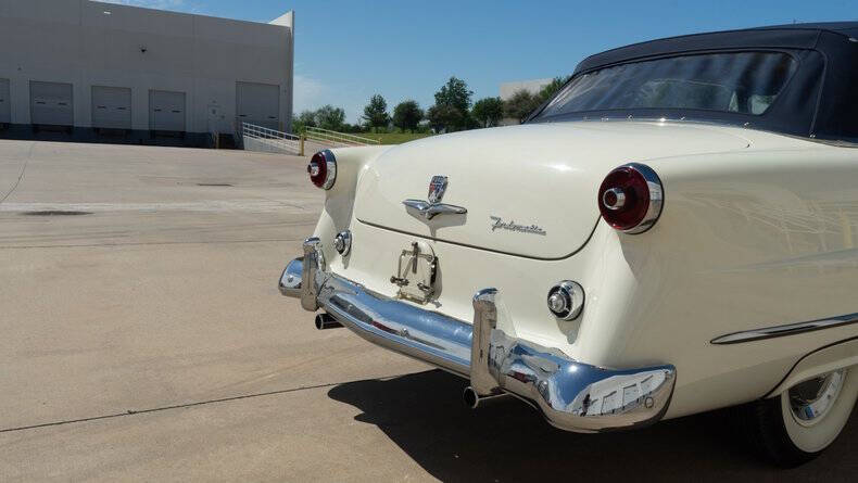 1953 Ford Crestline
