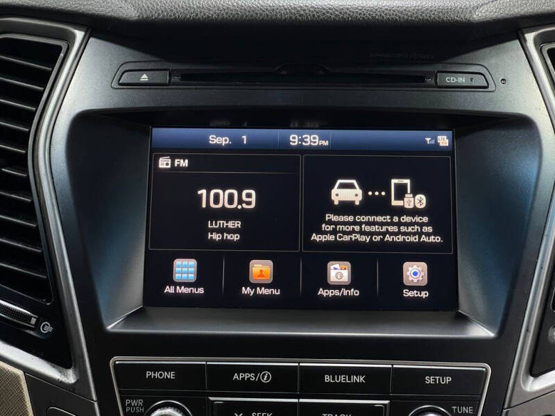 2017 Hyundai Santa Fe SE