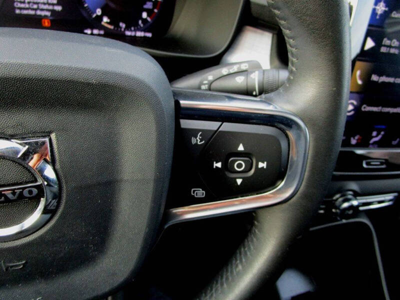 2020 Volvo XC40 T5 Momentum