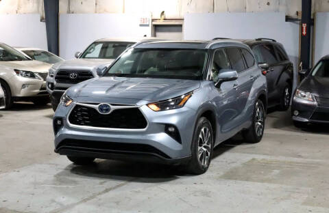 2022 Toyota Highlander Hybrid XLE