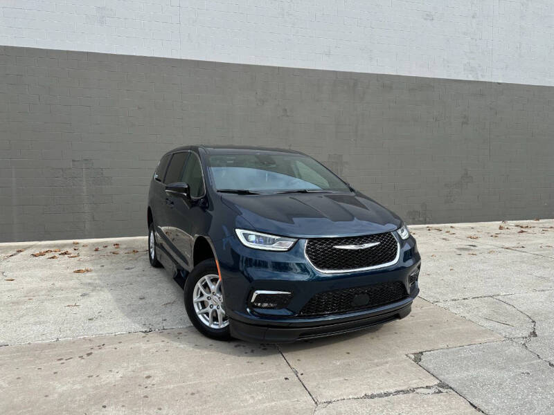 2025 Chrysler Pacifica Select