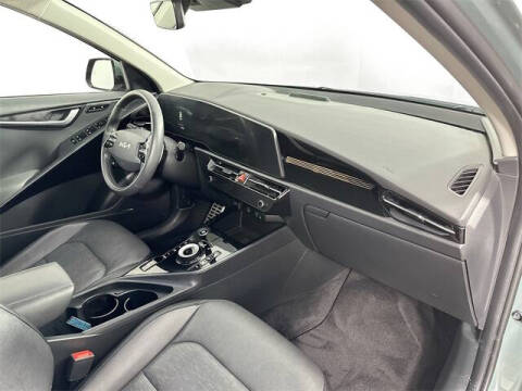 2023 Kia Niro Plug-In Hybrid SX Touring