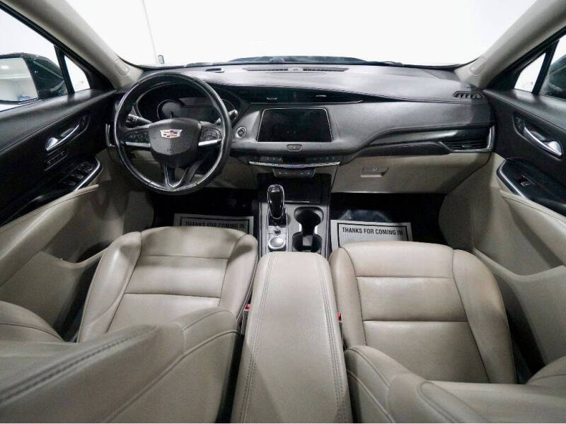 2020 Cadillac XT4 Premium Luxury