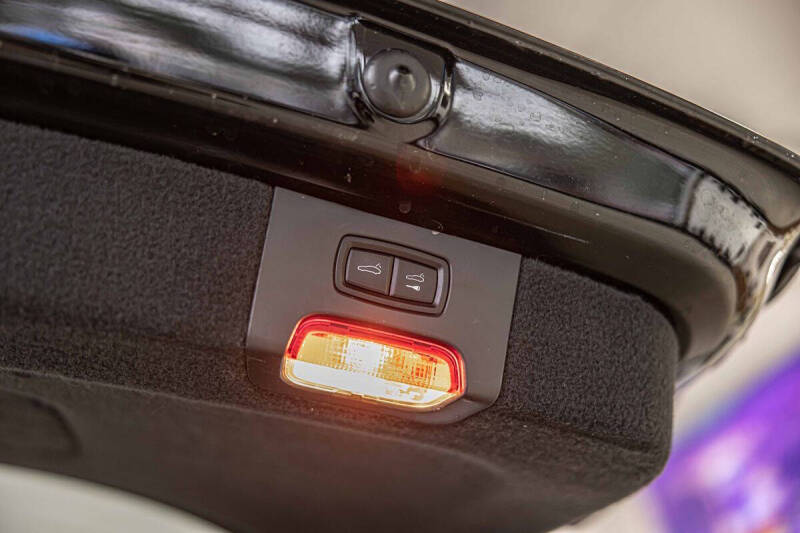 2017 Porsche Cayenne Platinum Edition