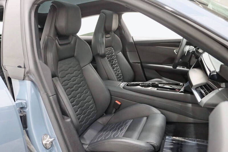 2022 Audi e-tron GT quattro Premium Plus