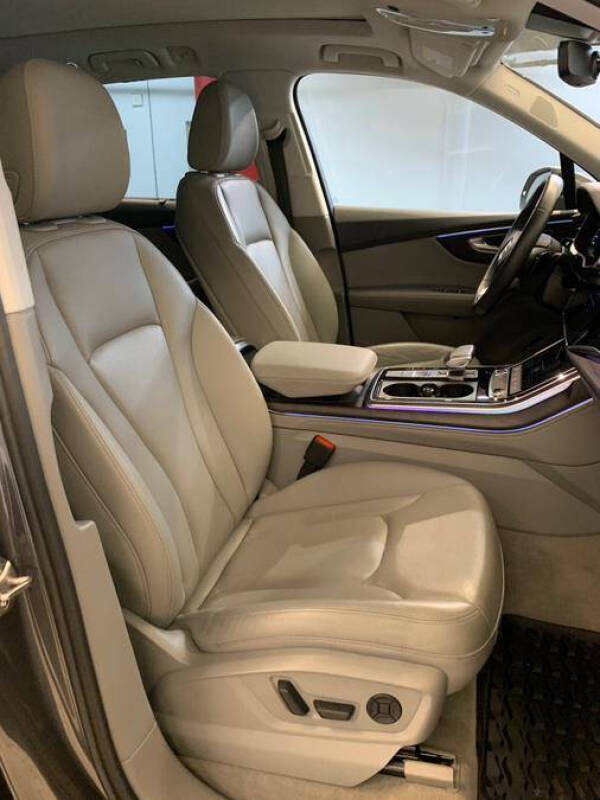 2022 Audi Q7 quattro Premium Plus 55 TFSI