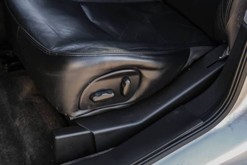 2004 Cadillac SRX