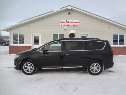2017 Chrysler Pacifica for sale at GIBB'S 10 SALES LLC in New York Mills MN