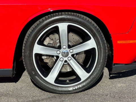 2015 Dodge Challenger R/T Shaker