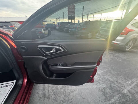 2015 Chrysler 200 Limited