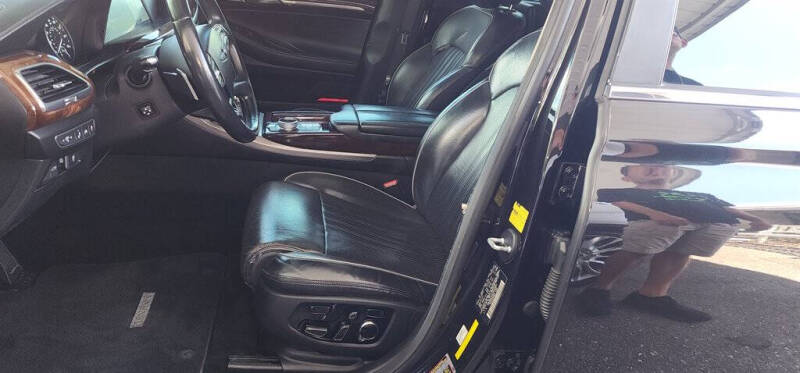 2018 Genesis G90