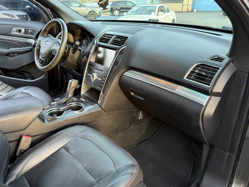 2016 Ford Explorer Sport