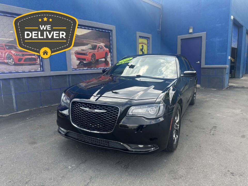 2016 Chrysler 300 S's photo