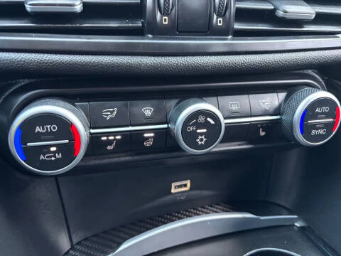 2017 Alfa Romeo Giulia Quadrifoglio